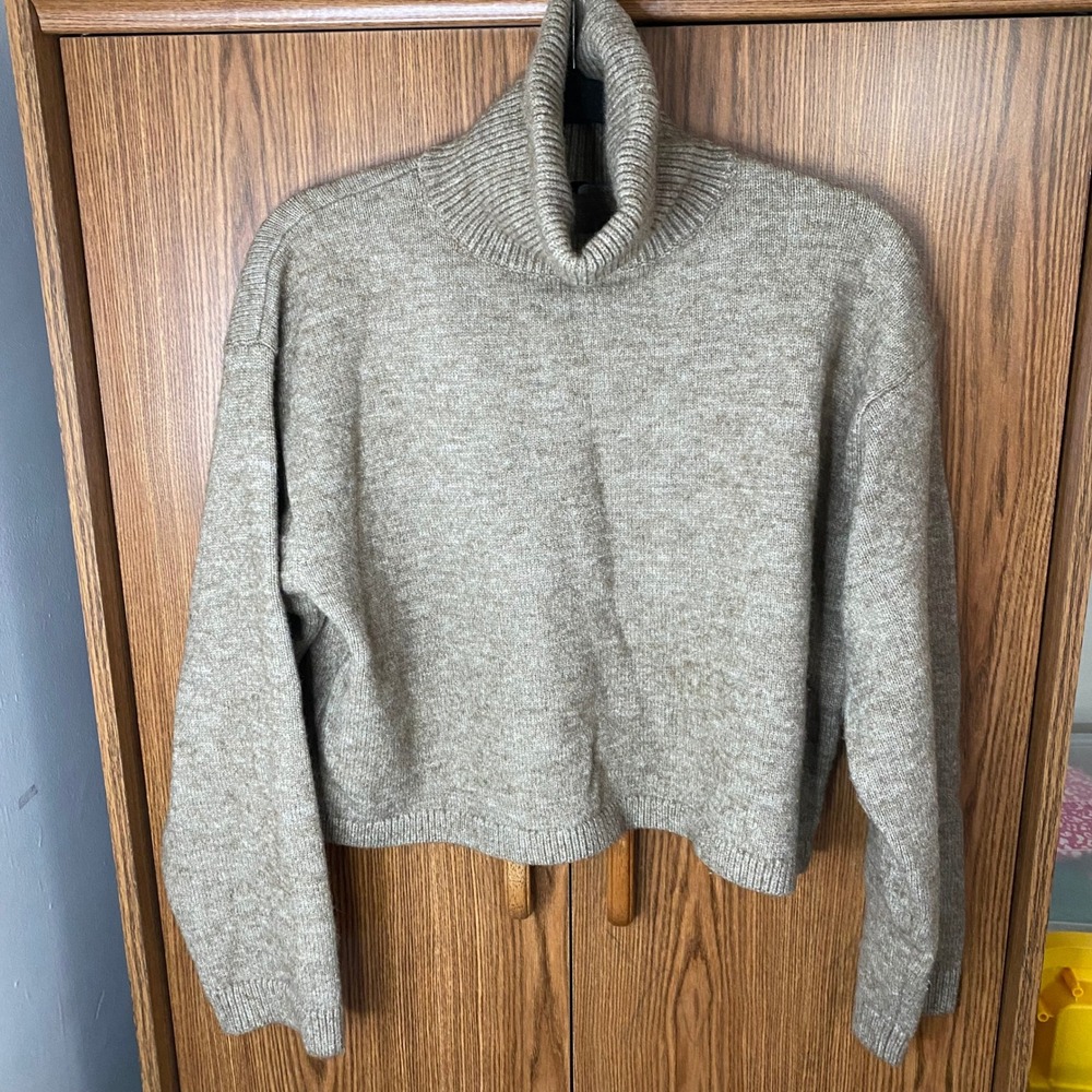 Boii Turtleneck Sweater Women S/M Tan Oatmeal Knit Wool Blend Cropped Relaxed